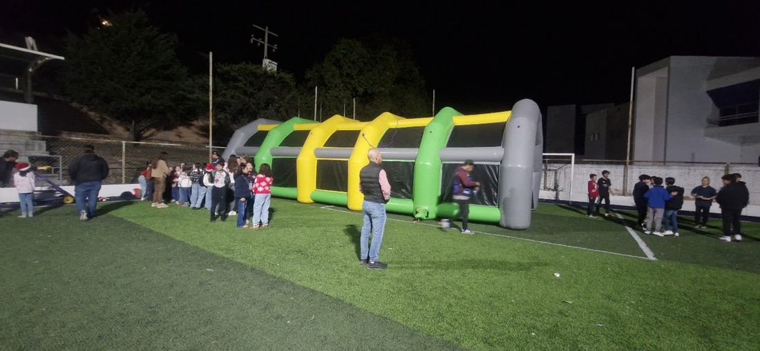 Inflables de Fiesta Party Rental en un evento en San Luis Potosí — foto 3