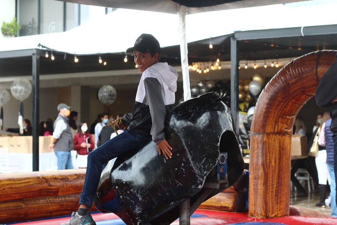 Atracciones al límite de Fiesta Party Rental en un evento en San Luis Potosí — foto 6