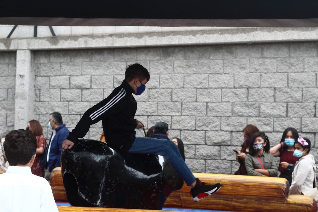 Atracciones al límite de Fiesta Party Rental en un evento en San Luis Potosí — foto 7
