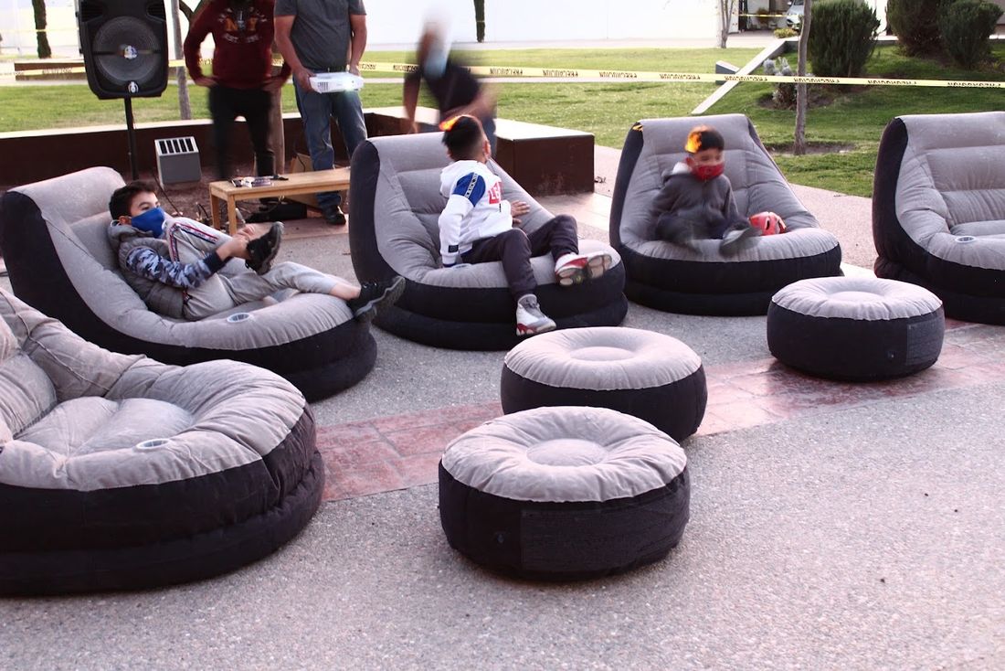 Cine y fogatero de Fiesta Party Rental en un evento en San Luis Potosí — foto 3