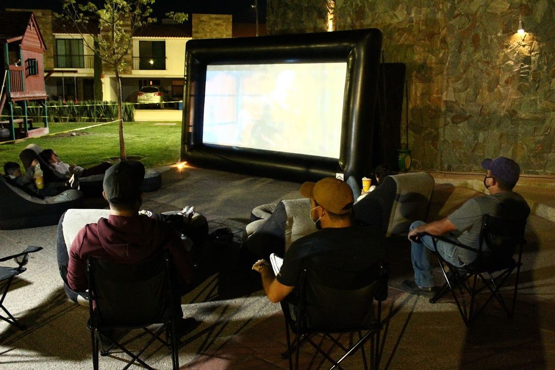 Cine y fogatero de Fiesta Party Rental en un evento en San Luis Potosí — foto 5