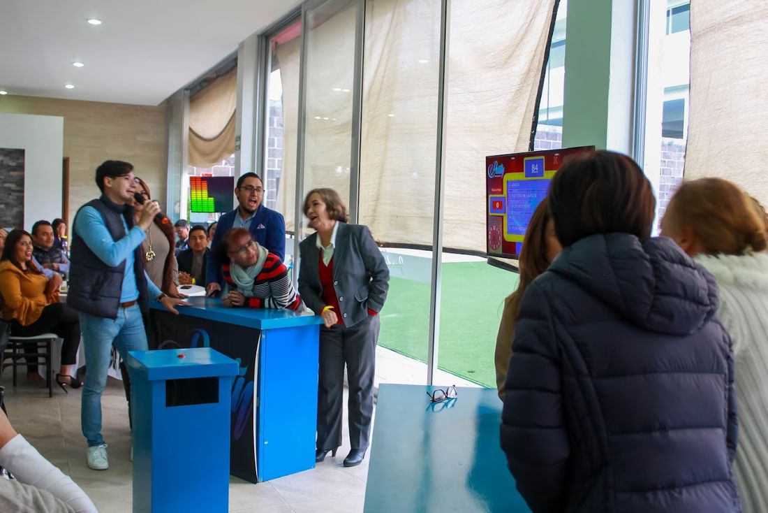 Concursos de TV de Fiesta Party Rental en un evento en San Luis Potosí — foto 2
