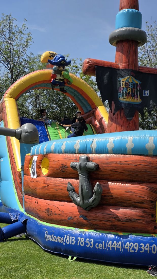 Inflables de Fiesta Party Rental en un evento en San Luis Potosí — foto 8