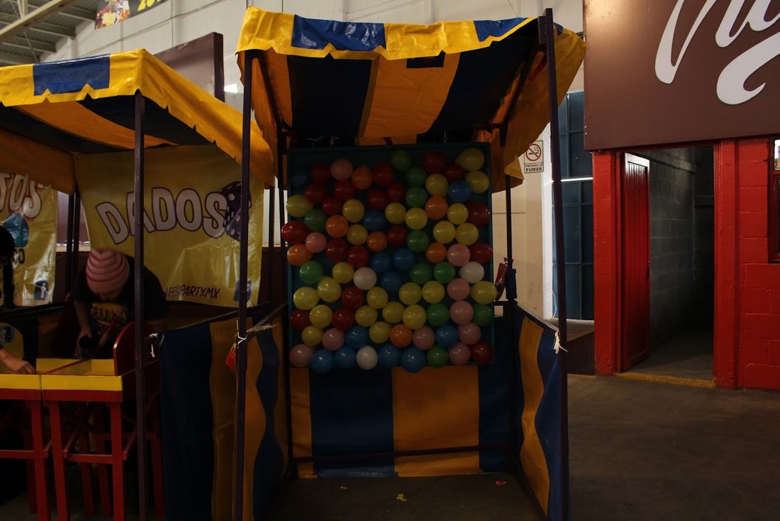 Juegos de feria de Fiesta Party Rental en un evento en San Luis Potosí — foto 11