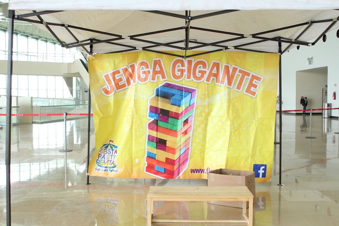 Juegos de feria de Fiesta Party Rental en un evento en San Luis Potosí — foto 12