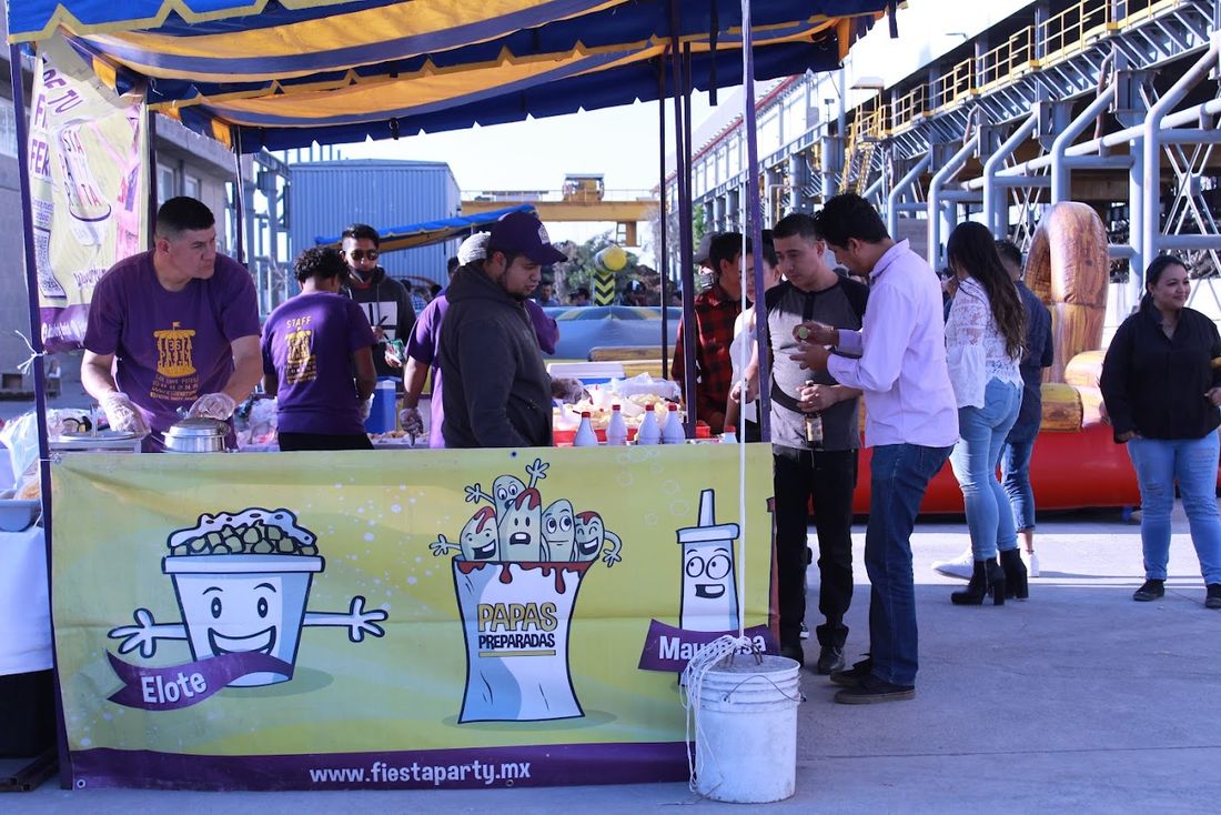 Snacks y banquete de Fiesta Party Rental en un evento en San Luis Potosí — foto 2