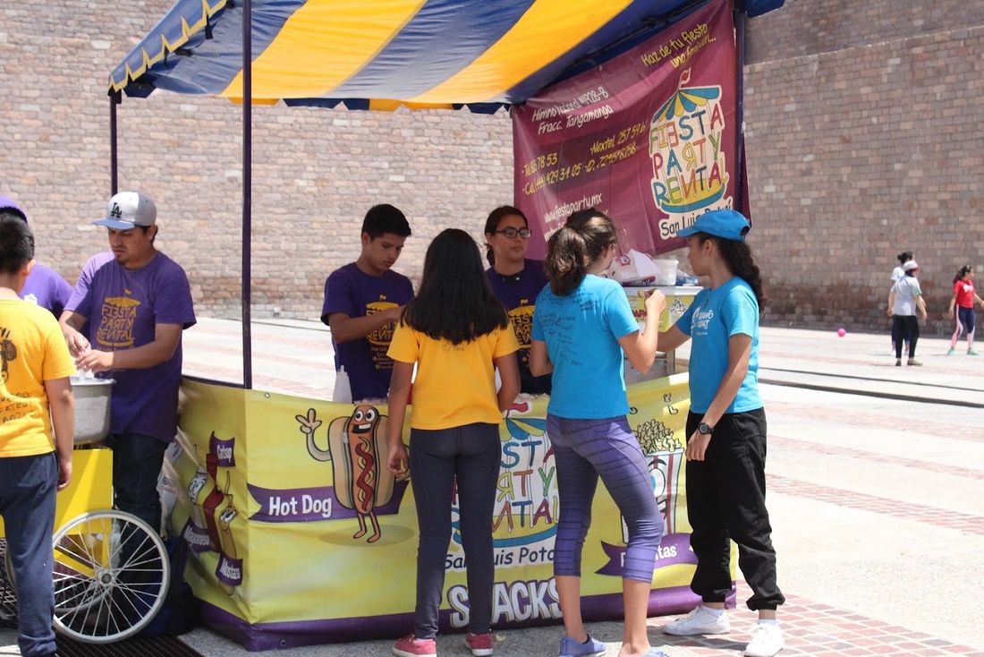 Snacks y banquete de Fiesta Party Rental en un evento en San Luis Potosí — foto 9