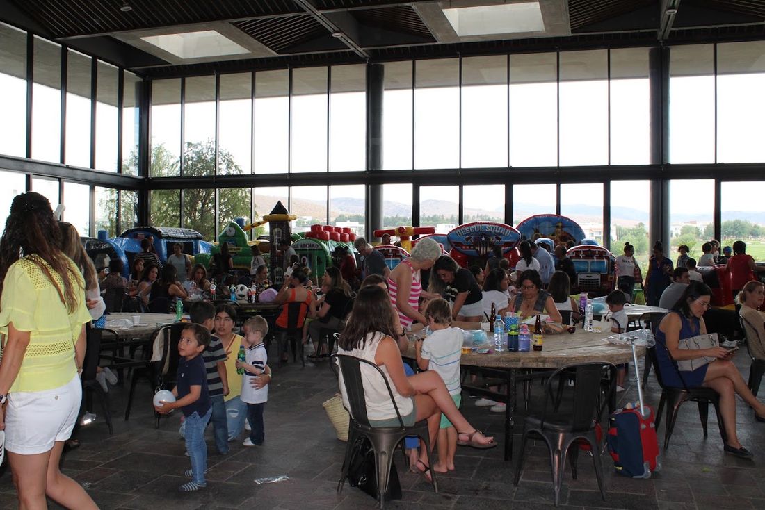 Talleres de Fiesta Party Rental en un evento en San Luis Potosí — foto 1