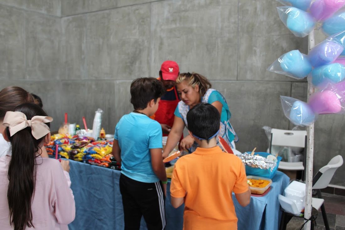 Talleres de Fiesta Party Rental en un evento en San Luis Potosí — foto 2